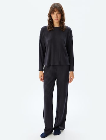 Koton Pyjama in Grau: Vorderseite