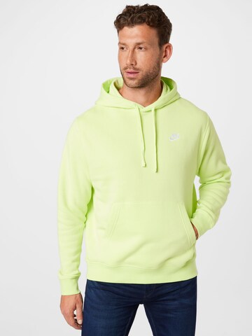 Nike Sportswear - Regular Fit Sweatshirt 'Club Fleece' em amarelo: frente