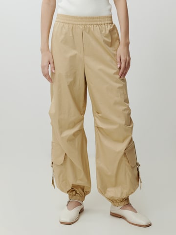 Effilé Pantalon cargo 'Natasha' EDITED en marron : devant