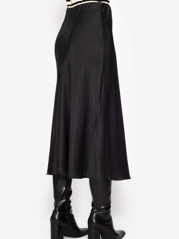 SASSYCLASSY Rock in Schwarz