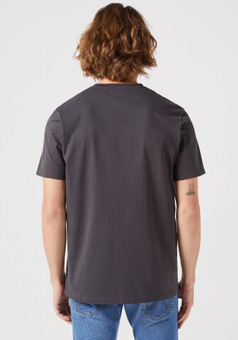 Maglietta 'SIGN OFF TEE' di WRANGLER in grigio