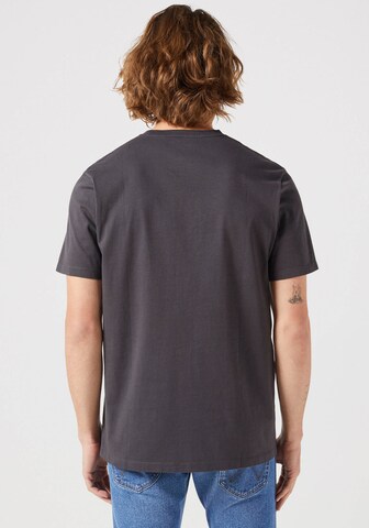 WRANGLER T-Shirt 'Sign Off' in Grau