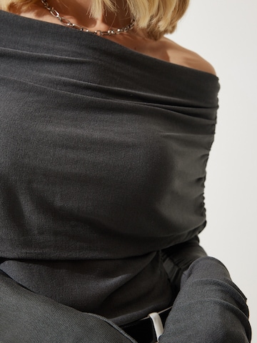 Happiness İstanbul Tröja i grå