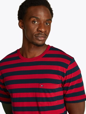 T-Shirt 'Essential' TOMMY HILFIGER en rouge