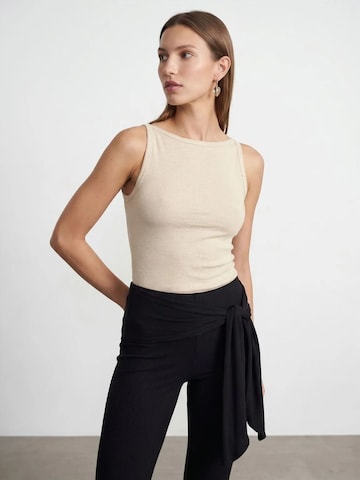 Dilvin Top in Beige