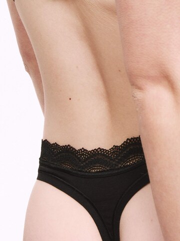 String Marks & Spencer en noir