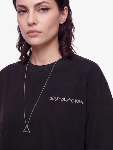 T-Shirt 'Overthinking - heavy T-Shirt 240GSM' JustDepressed Clothing en noir