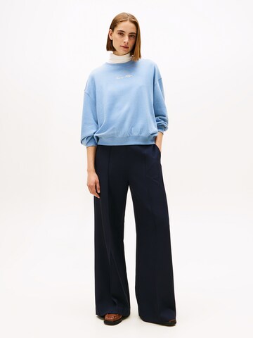 TOMMY HILFIGERSweater majica 'CLASSIC' - plava boja