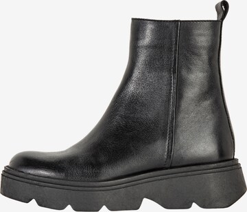 INUOVO Stiefelette in Schwarz