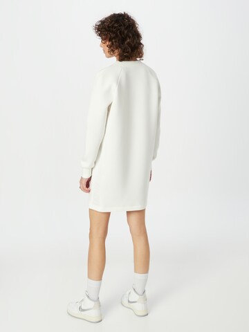 Robe de sport 'ALLIE' GUESS en blanc