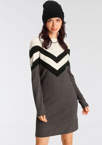 Tamaris Knitted dress 'Zickza' in Grey: front