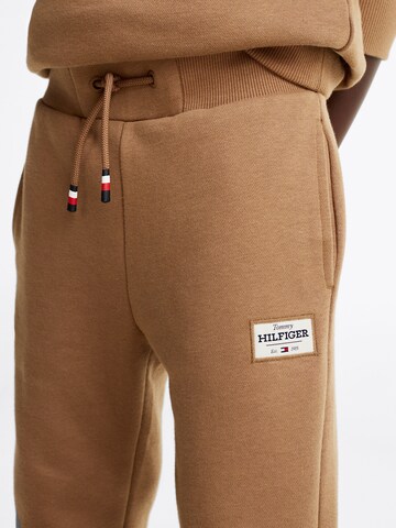 TOMMY HILFIGER Tapered Broek in Bruin