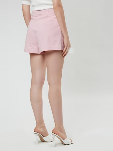 Influencer Loosefit Élére vasalt nadrágok - rózsaszín