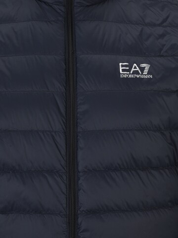 EA7 Emporio Armani Tussenjas in Blauw