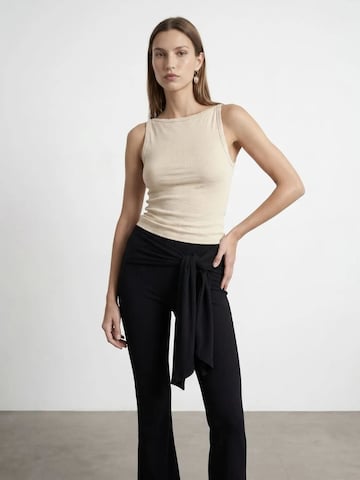 Dilvin Top in Beige: front