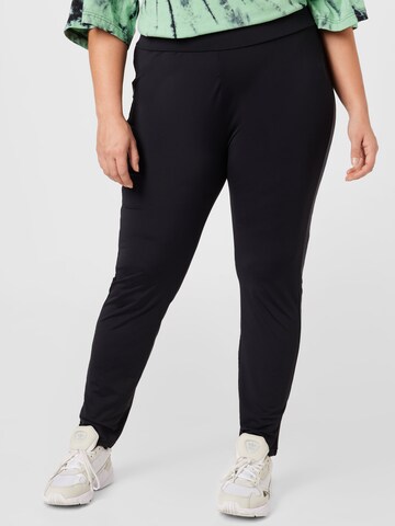 Urban Classics Skinny Leggings in Black: front