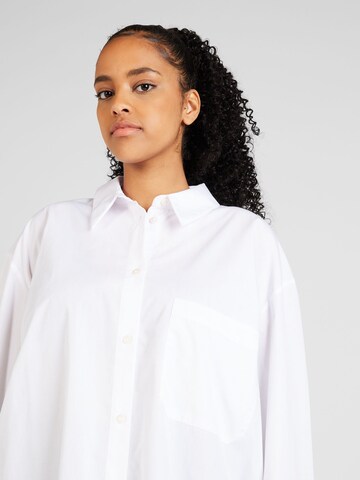 River Island Plus - Blusa en blanco