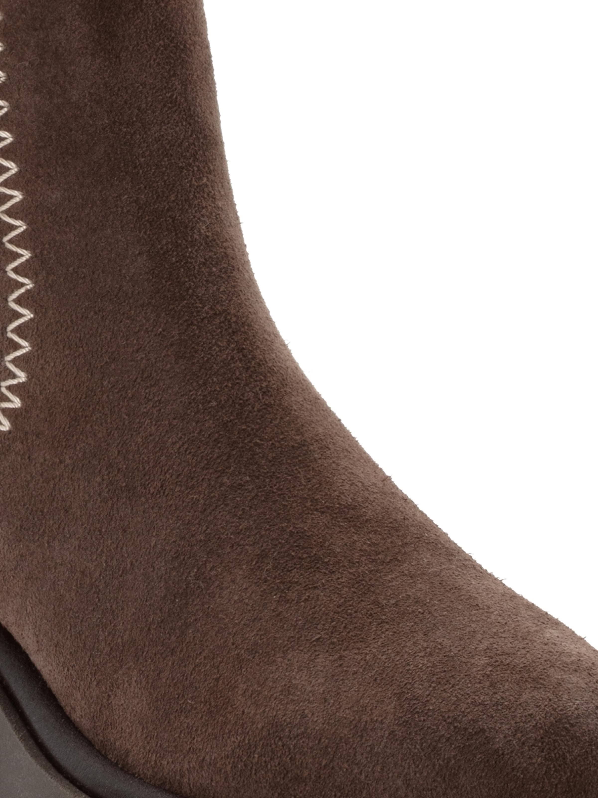 Tamaris Chelsea boots in Brown