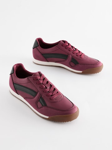 Next Låg sneaker i röd