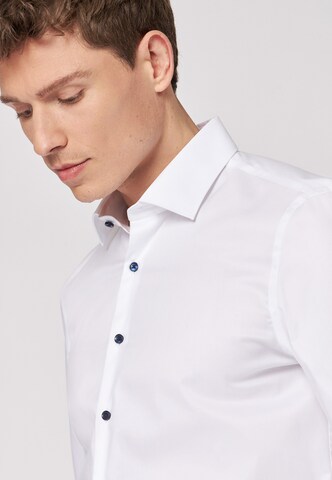 Coupe regular Chemise business ROY ROBSON en blanc