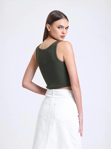 Hiccup Top in Green
