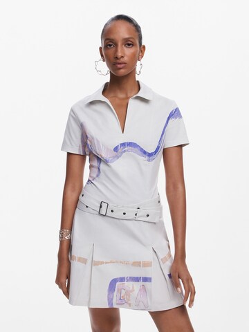 Rochie de la Desigual pe alb: față