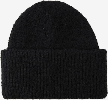 PIECES Beanie 'Pyron' in Black: front