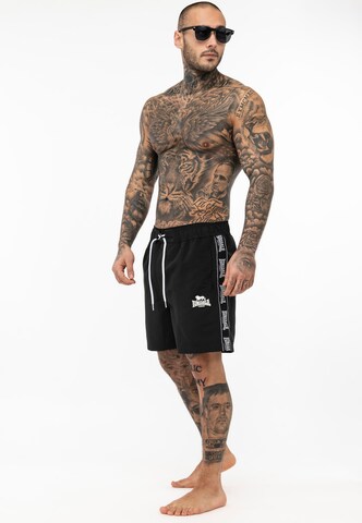 LONSDALE Badshorts 'Kirbuster' i svart