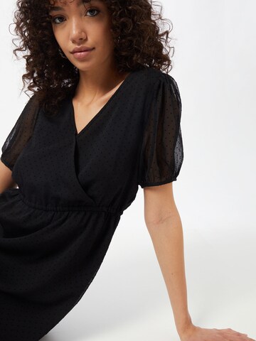 Robe 'Dobby' NA-KD en noir