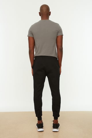 Trendyol Tapered Byxa i svart