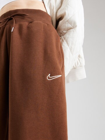 Nike Sportswear Tapered Παντελόνι σε καφέ