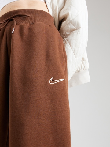 Effilé Pantalon Nike Sportswear en marron