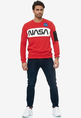 Redbridge Pullover McKinney NASA Print & Patches in Rot