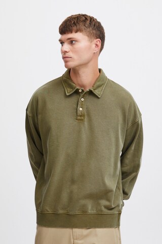!Solid Sweater 'Gaspard' in Green: front