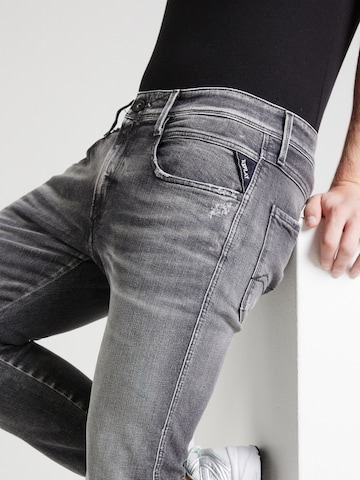 REPLAY Regular Jeans 'ANBASS' in Grau