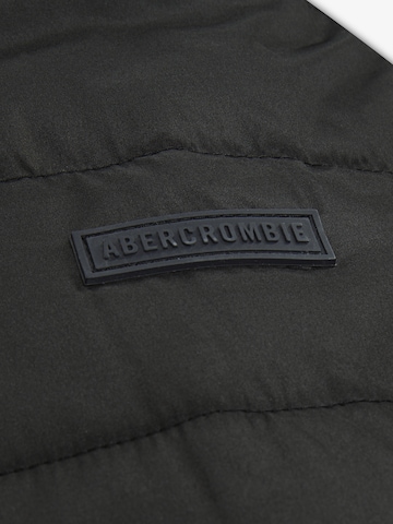 Abercrombie & Fitch - Chaqueta de entretiempo en negro