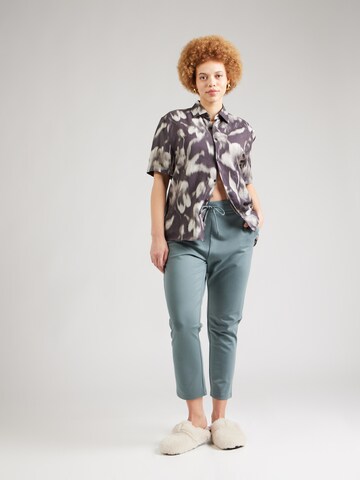 Tapered Pantaloni 'CARGOLDTRASH CLASSIC' di ONLY Carmakoma in verde