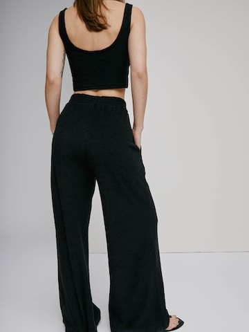 Wide Leg Pantalon 'Elsa' A LOT LESS en noir