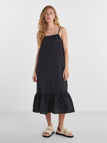 PIECES - Vestido 'Sunny' en negro