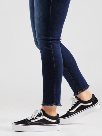 Skinny Jeans 'Willy' di ONLY Carmakoma in blu