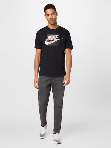 Tricou 'FUTURA' de la Nike Sportswear pe negru