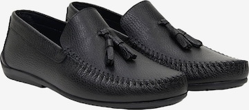 Desa Classic Flats 'Slipper' in Black: front