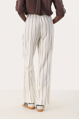 Regular Pantalon 'Rayi' Part Two en blanc