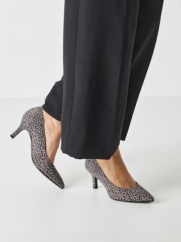 Tamaris Pumps in Beige