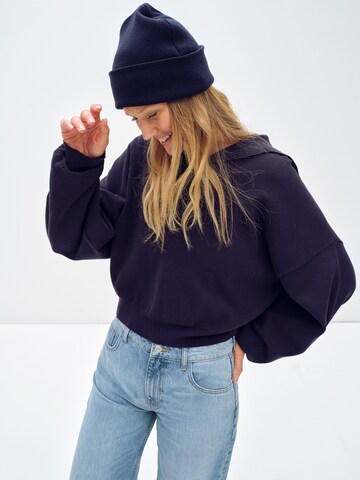 ABOUT YOU x Toni Garrn Beanie 'Tania' in Blue