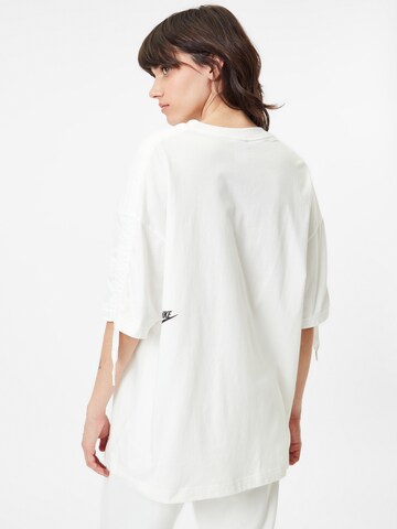 T-shirt Nike Sportswear en blanc