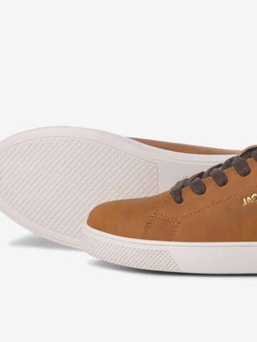 JACK & JONES Sneaker in Braun