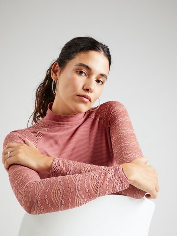 ABOUT YOU Shirt 'Nia' in Roze
