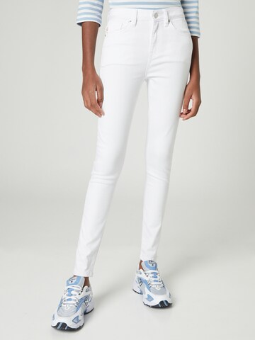 Skinny Jean Superdry en blanc : devant