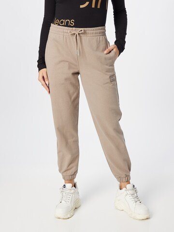 Calvin Klein Tapered Byxa i beige: framsida